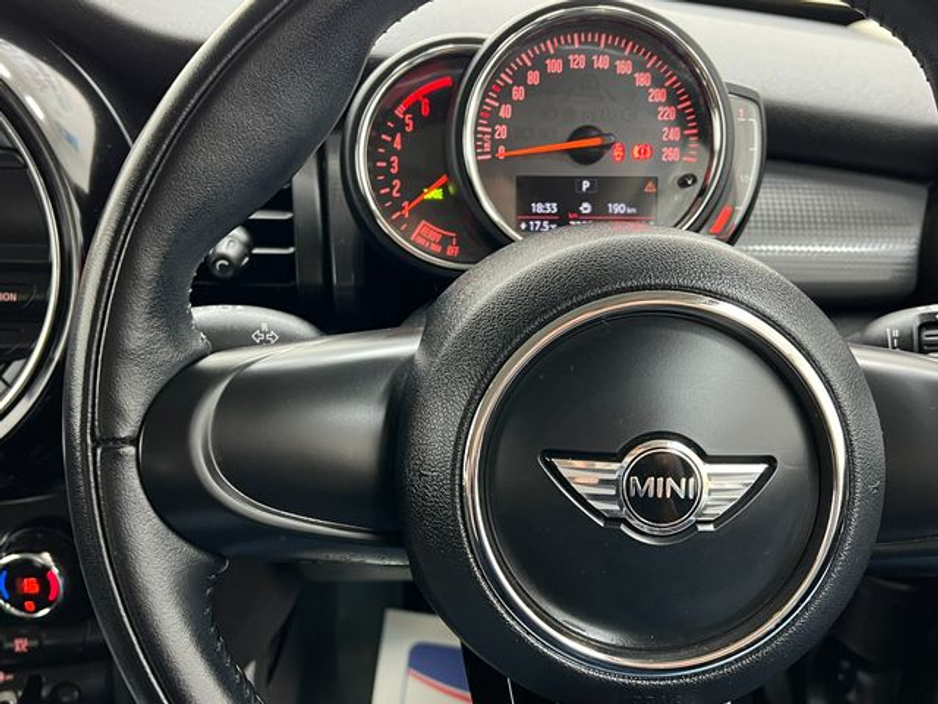 2017 MINI Cooper D - image 28