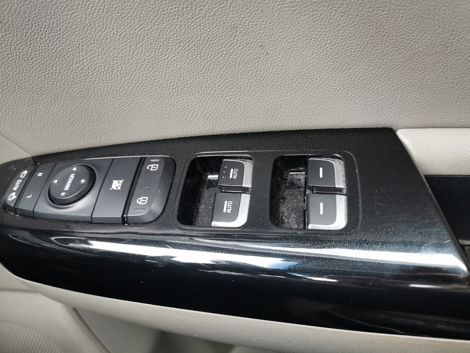 2019 Kia Sportage - image 22