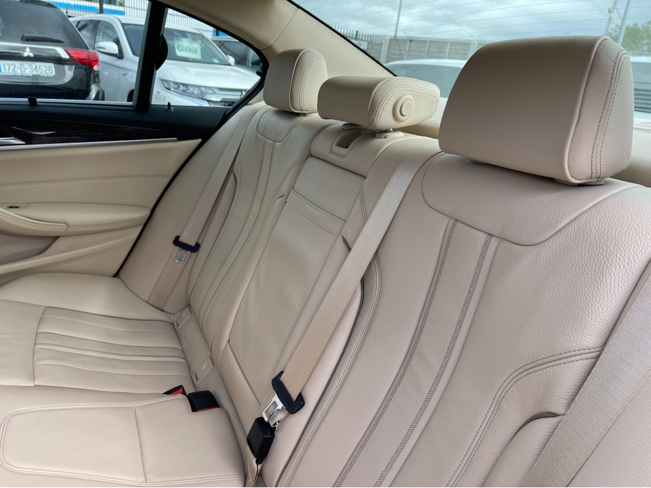 2018 BMW 5 Series - image 15
