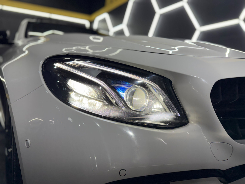 2017 Mercedes-Benz E Class - image 4