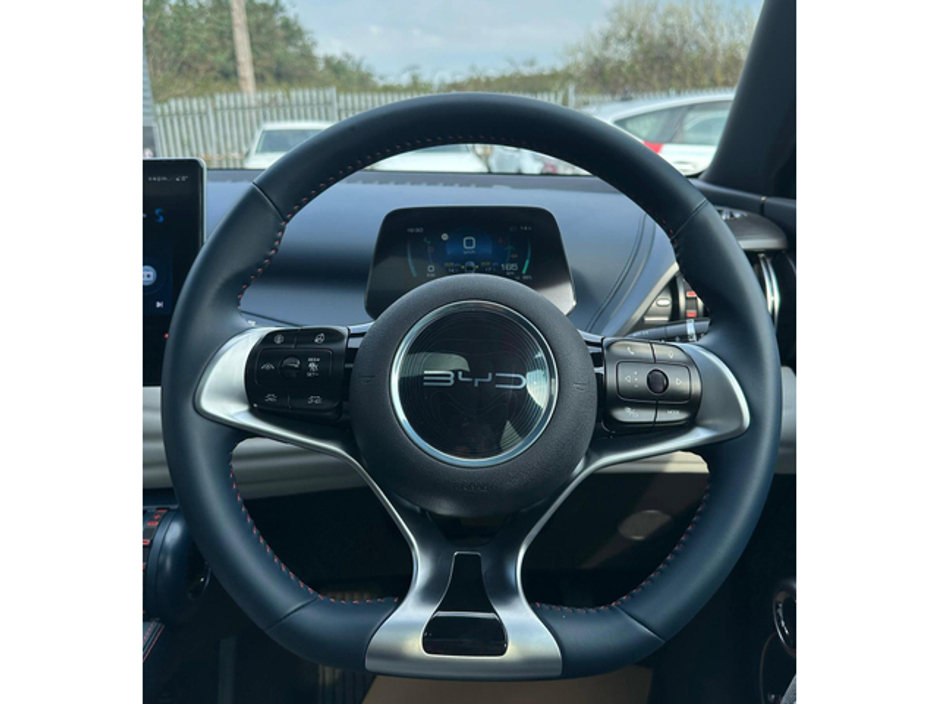 2023 BYD ATTO 3 Design LOW MILEAGE (5917) €28,995