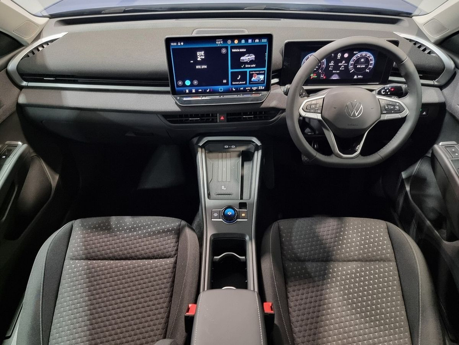 2026 Volkswagen T-Roc - image 2