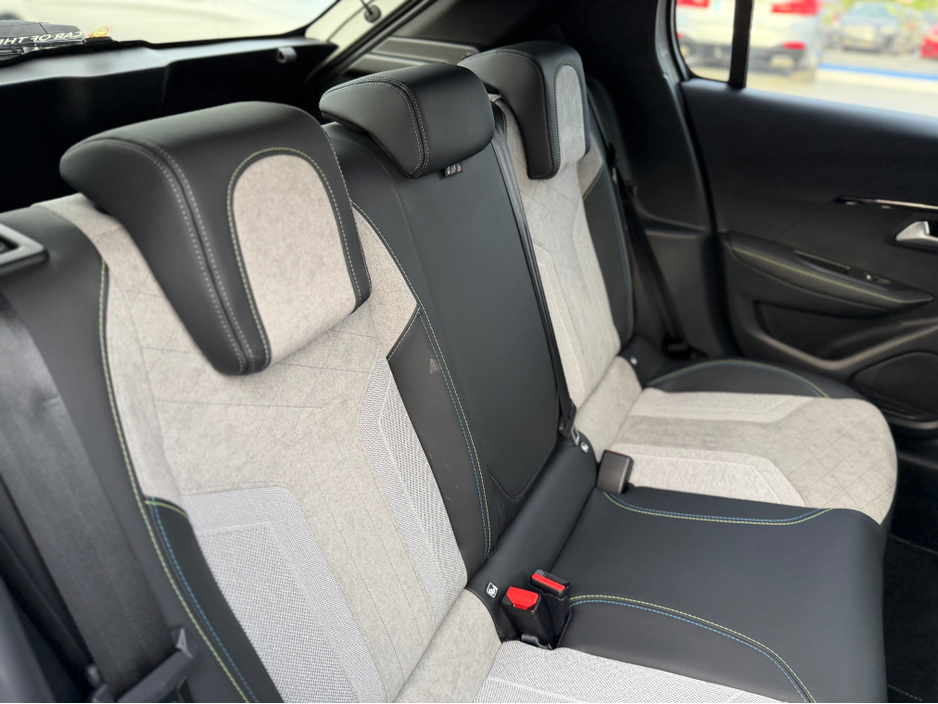 2020 Peugeot 208 - image 31