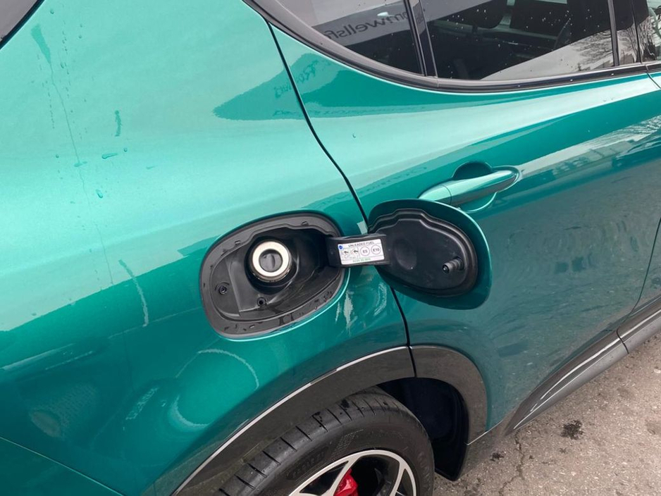 2025 Alfa Romeo Tonale - image 40