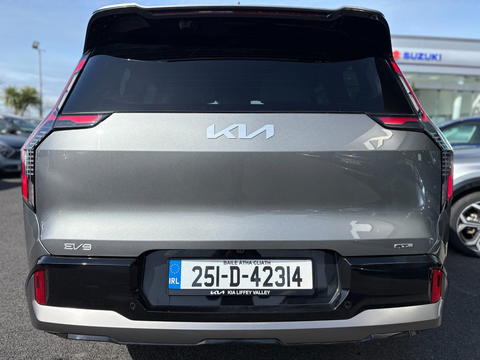2025 Kia EV9 - image 12