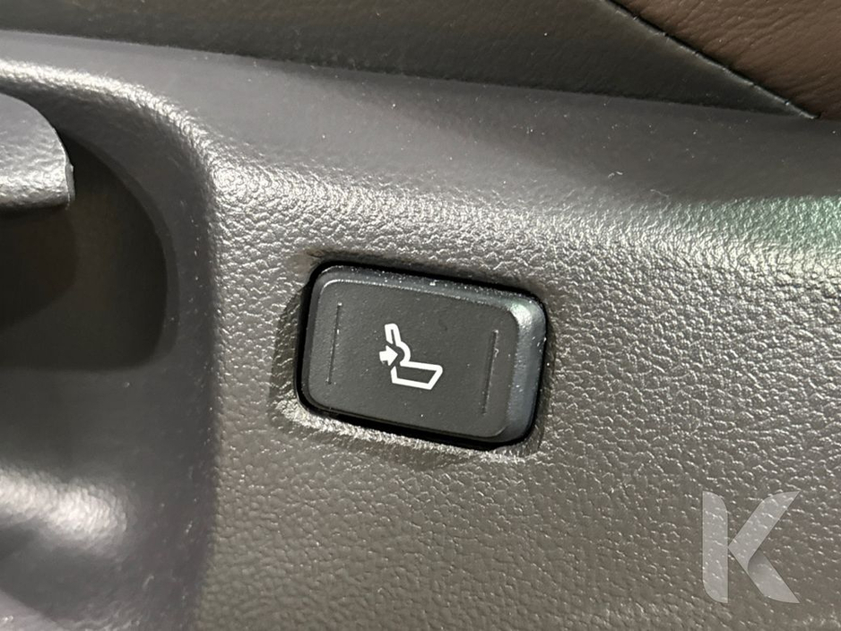 2017 Toyota C-HR - image 20