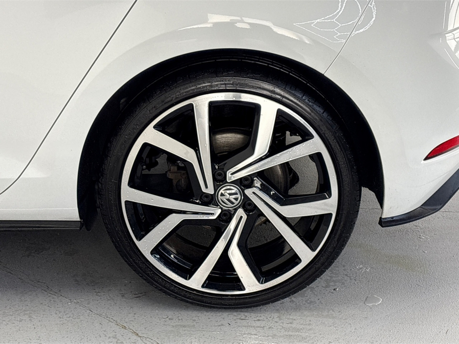 2019 Volkswagen Golf 2.0 TDI GTD DSG**DIGITAL DASH**TOUCH SCREEN MEDIA DISPLAY**REVERSE CAMERA**PARKING SENSORS**FRONT HEATED SEATS**DRIVE MODES**DUAL CLIMATE CONTROL**UPGRADED ALLOYS**KEYLESS START**FINANCE AVAILABLE** €24,995