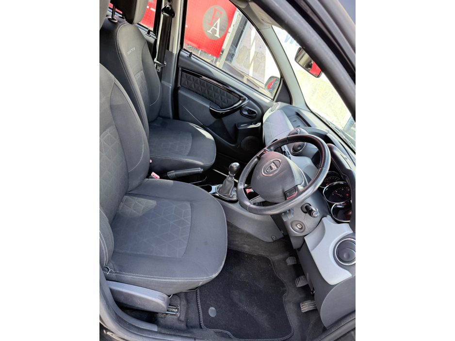 2016 Dacia Duster - image 12