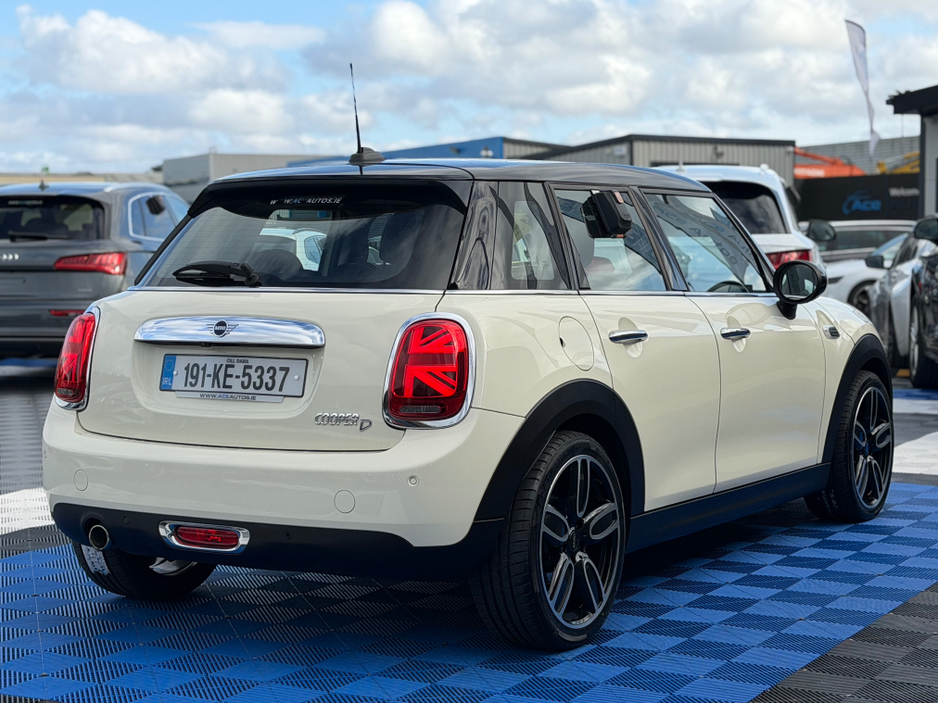 2019 MINI Cooper D - image 7