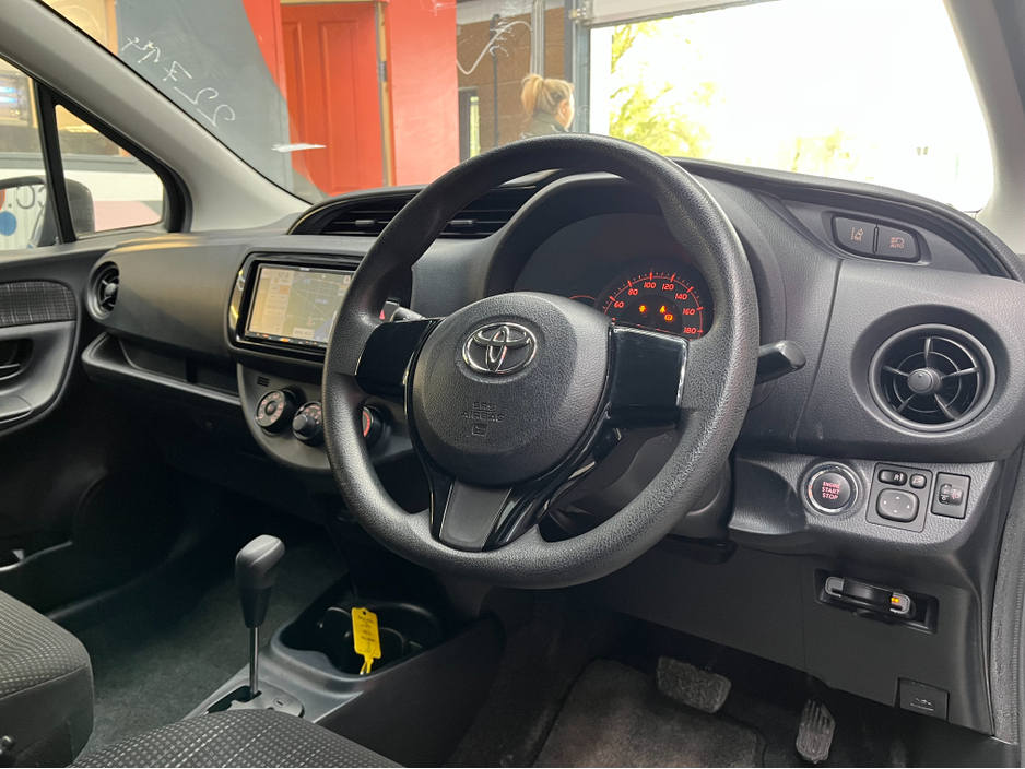 2018 Toyota Vitz - image 8