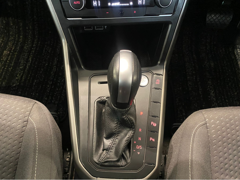 2020 Volkswagen Polo - image 17