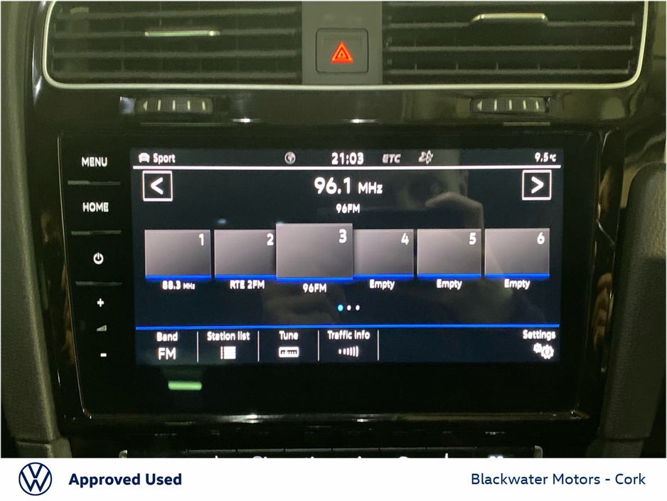 2021 Volkswagen Golf - image 16