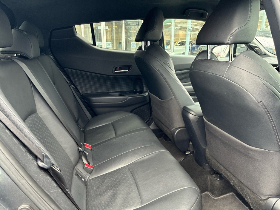 2019 Toyota C-HR - image 10