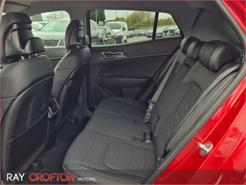 2022 Kia Sportage - image 7