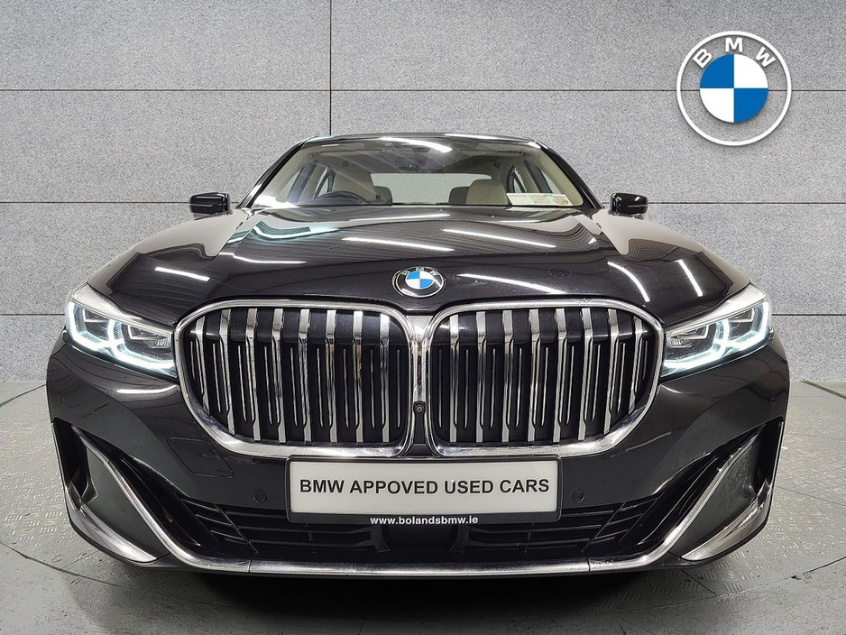 2020 BMW 7 Series - image 16