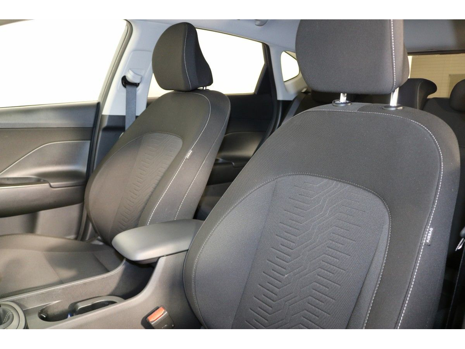 2024 Hyundai Kona - image 13