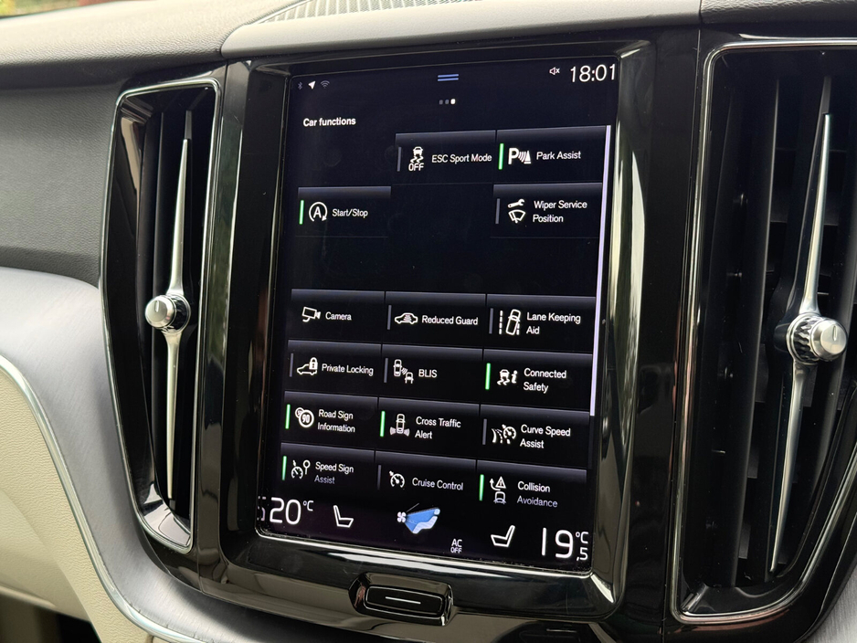 2021 Volvo XC60 - image 19