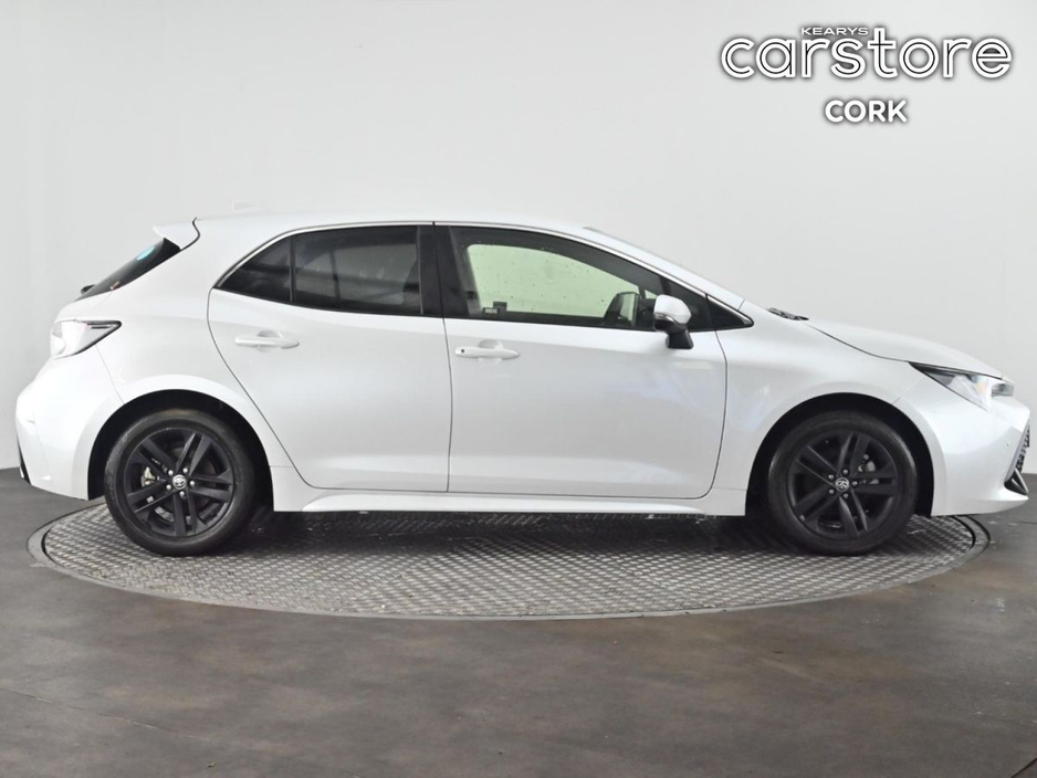 2021 Toyota Corolla - image 2