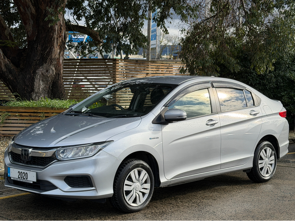 2020 Honda Grace - image 2