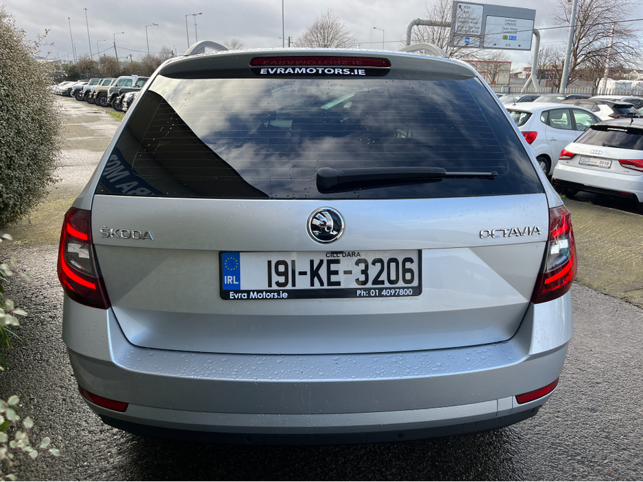 2019 Skoda Octavia AMBITION ESTATE 1.6 DIESEL //REVERSE CAMERA//CARPLAY// €16,950