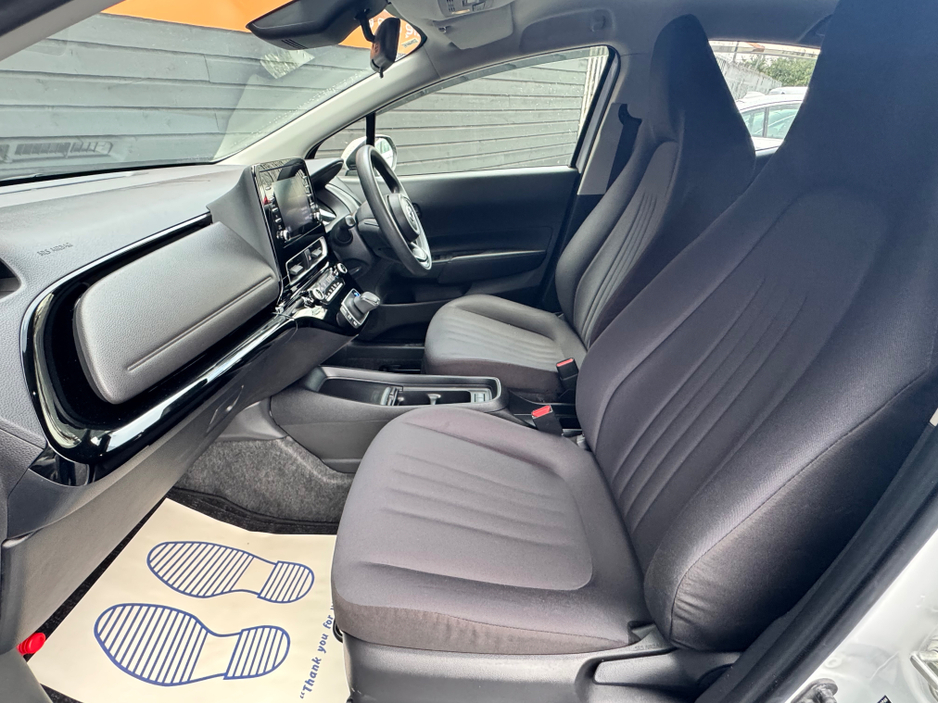 2021 Toyota Aqua - image 9