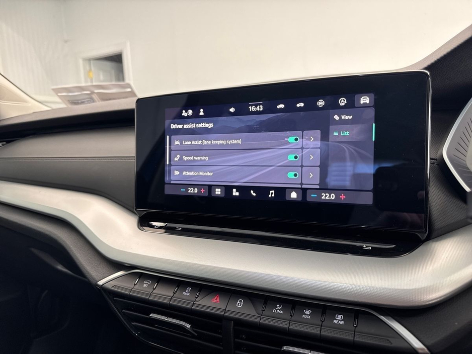 2025 Skoda Octavia - image 20