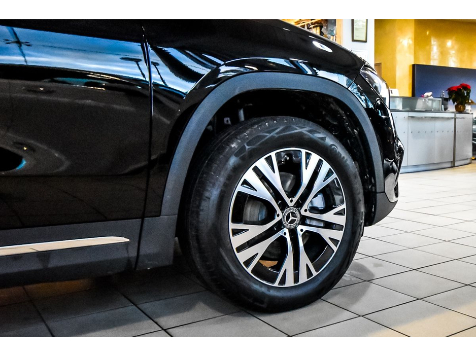 2025 Mercedes-Benz GLA Class - image 8