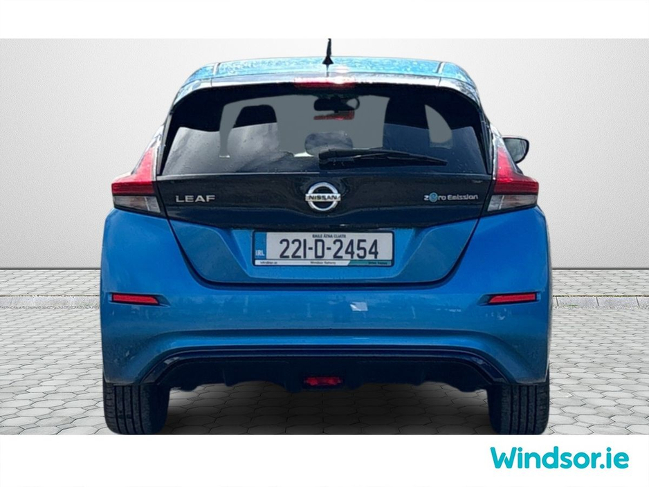 2022 Nissan Leaf - image 11