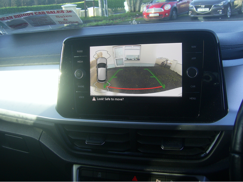 2023 Volkswagen T-Roc LIFE 2.0 TDI MANUAL 6SPEED FWD 1 116HP 5 €29,250