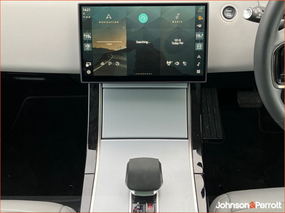 2025 Land Rover Range Rover Evoque - image 11