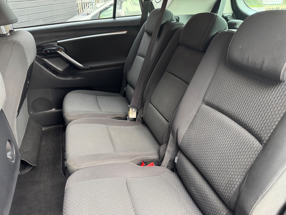 2014 Toyota Corolla Verso - image 11