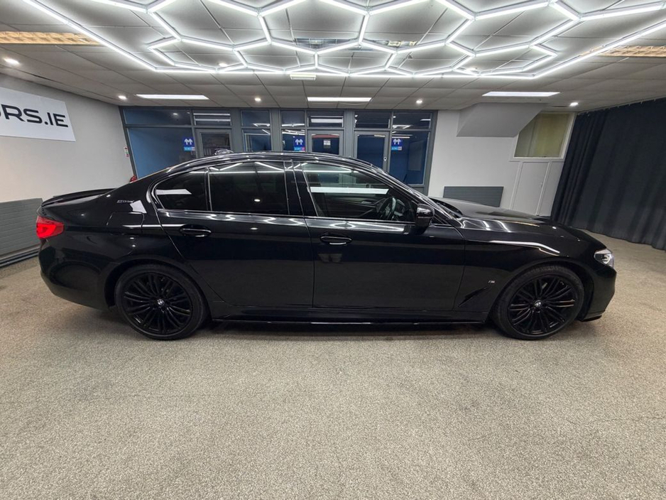 2019 BMW 5 Series - image 10