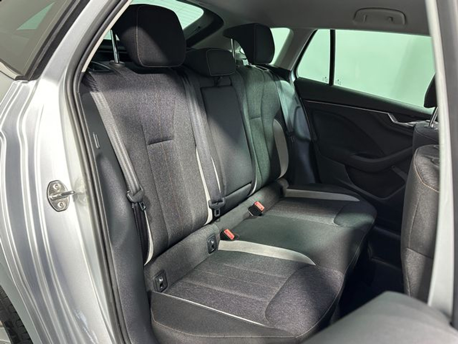 2022 Skoda Scala - image 11