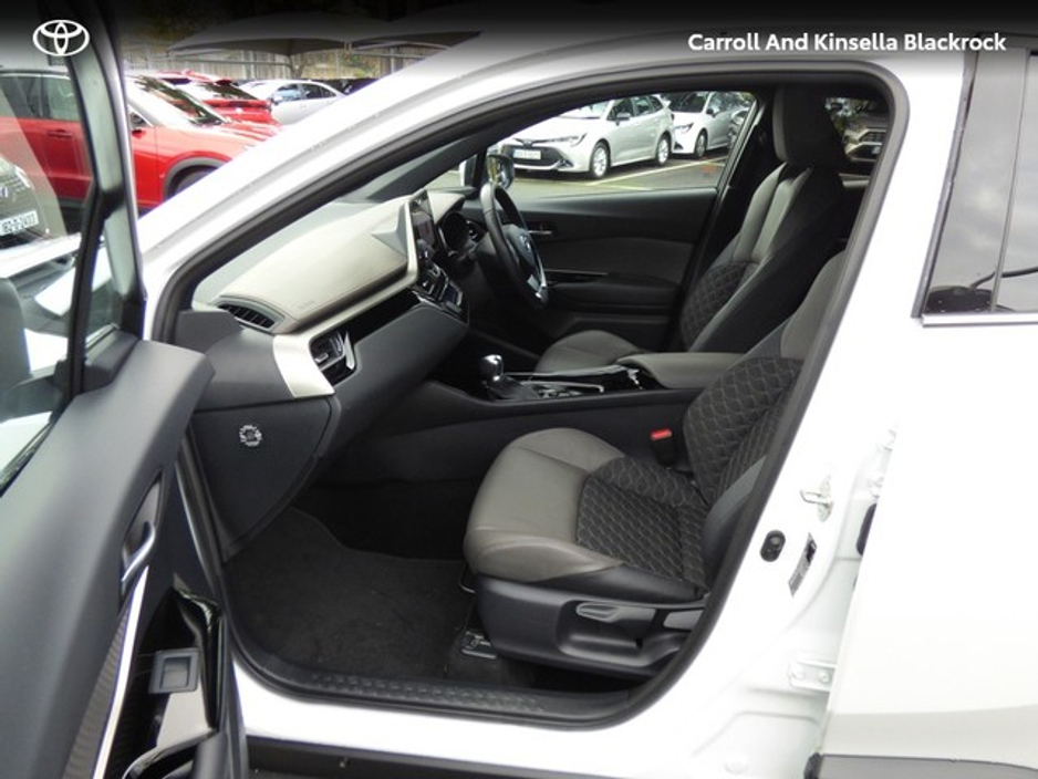 2023 Toyota C-HR Hybrid Sol €31,450