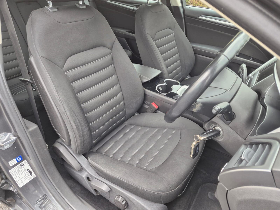 2015 Ford Mondeo - image 22