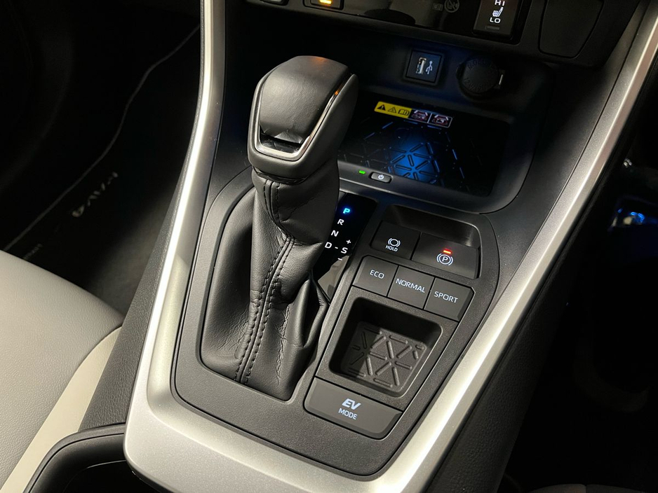 2024 Toyota Rav4 - image 4