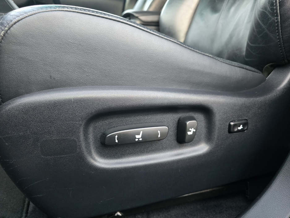 2012 Lexus RX 450 h - image 19