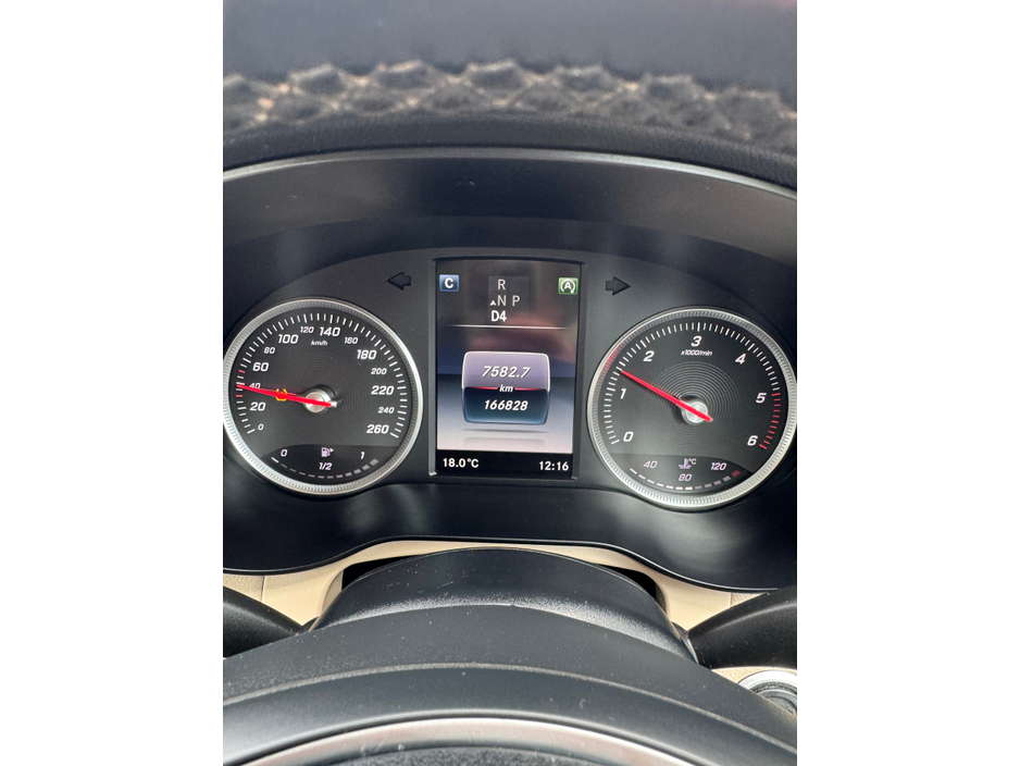 2018 Mercedes-Benz GLC Class - image 25