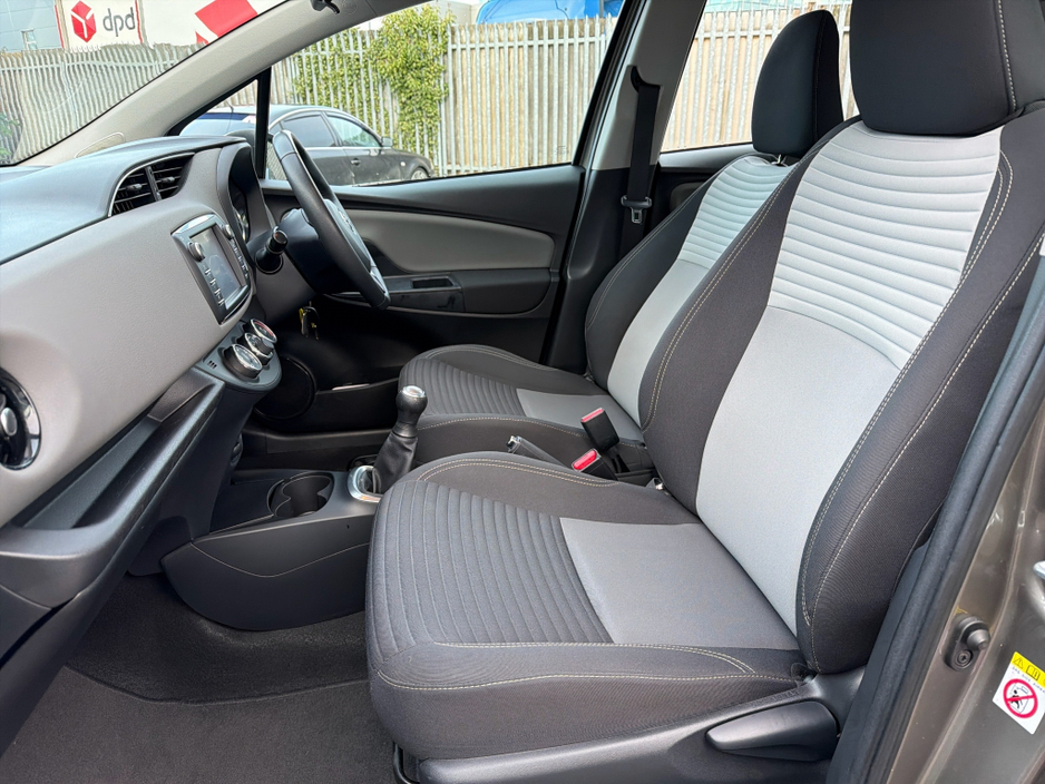 2018 Toyota Yaris 1.0 5DR LUNA // REAR CAMERA // BLUETOOTH // ALLOY WHEELS // FULL WARRANTY €15,945