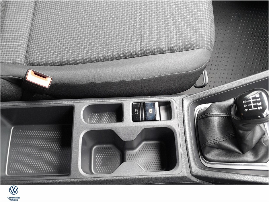 2025 Volkswagen Caddy - image 22