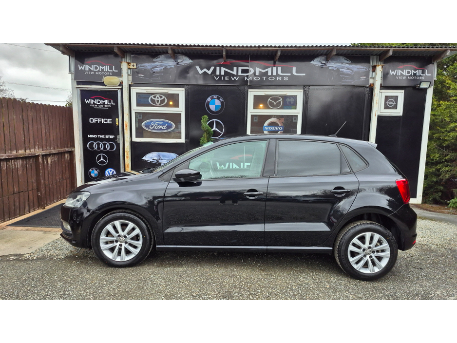 2016 Volkswagen Polo - image 4