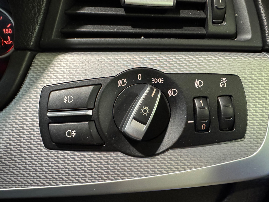 2012 BMW 5 Series - image 26