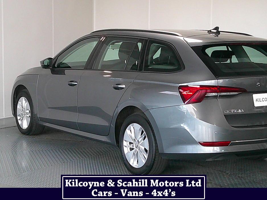 2023 Skoda Octavia - image 10