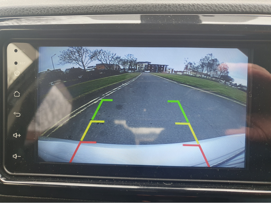 2018 Toyota Yaris - image 16