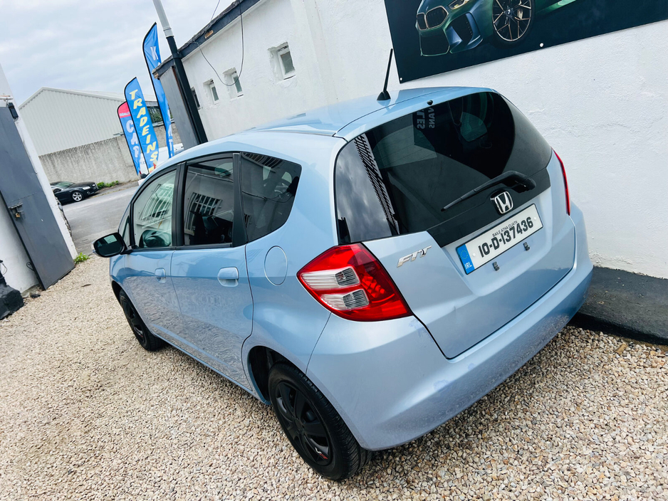 2010 Honda Fit - image 3