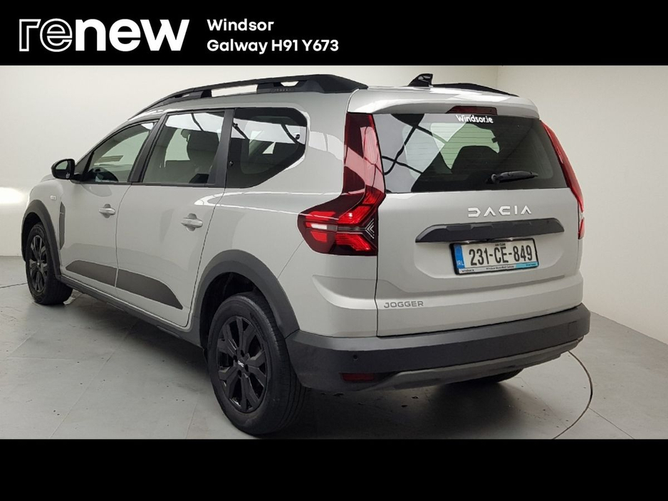 2023 Dacia Jogger - image 3
