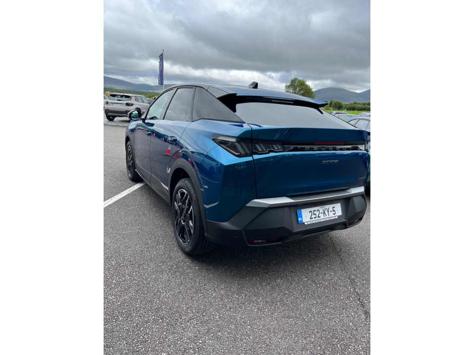 2025 Peugeot 3008 1.2 MHEV 145bhp eDCS6 Allure €43,950