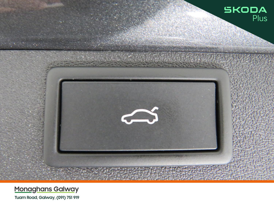 2025 Skoda Enyaq - image 17