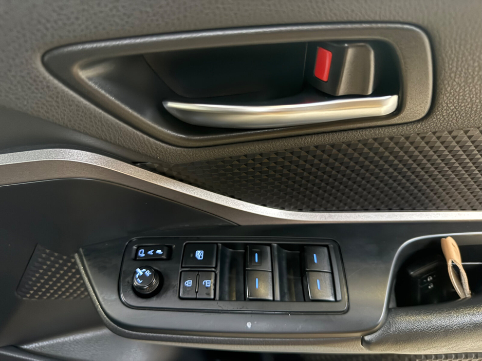 2020 Toyota C-HR 1.8 HYBRID LUNA €21,890