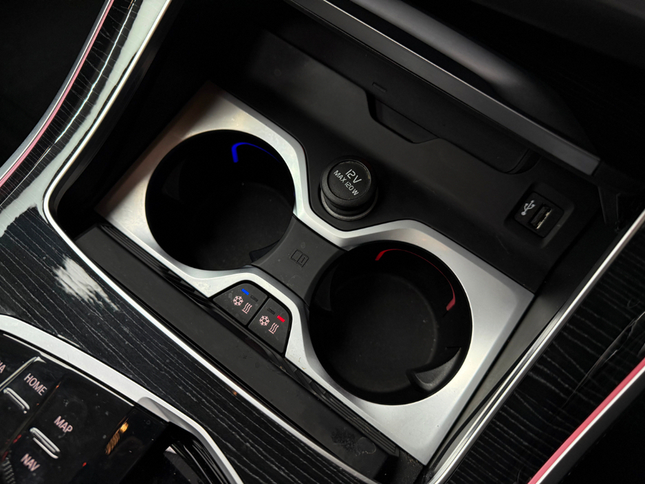 2024 BMW X5 - image 21